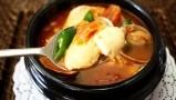 Nấu món Hàn Quốc: Canh ngao kim chi